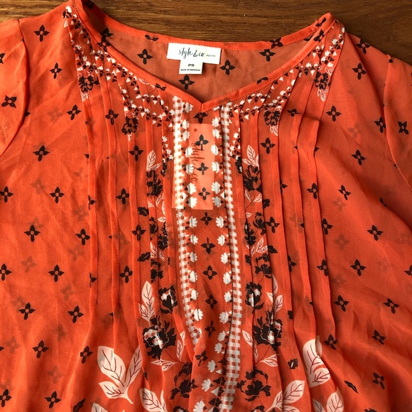 NWT STYLE & CO SHEER ORANGE BLOUSE WITH BLACK & WHITE PATTERN - Picture 4 of 8